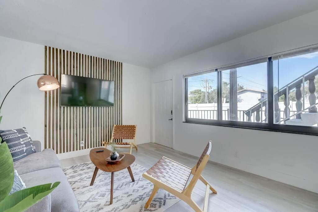 Chic Retreat: 2Br Apartment! Fort Lauderdale Dış mekan fotoğraf