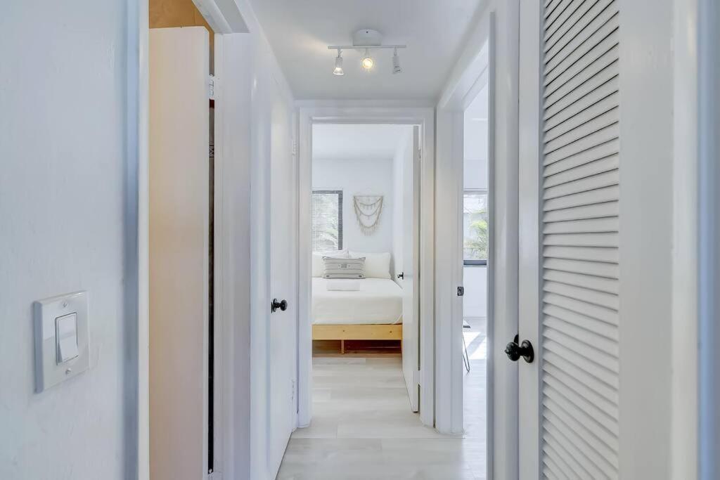 Chic Retreat: 2Br Apartment! Fort Lauderdale Dış mekan fotoğraf