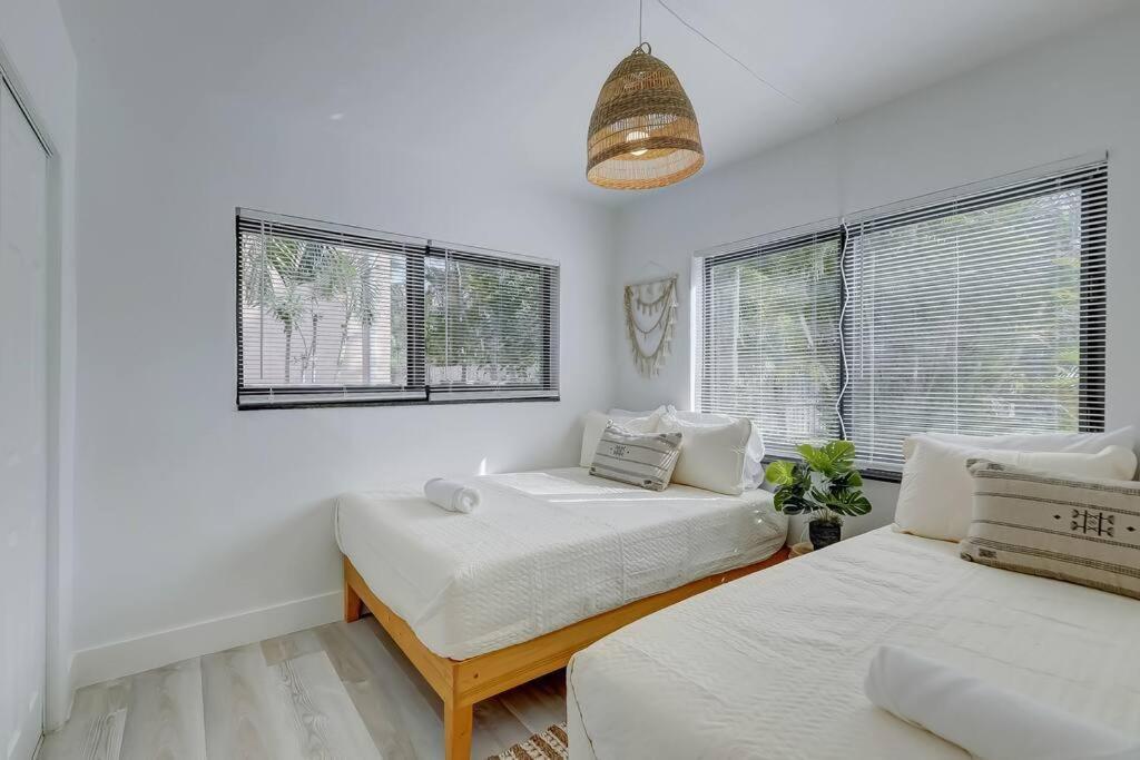 Chic Retreat: 2Br Apartment! Fort Lauderdale Dış mekan fotoğraf