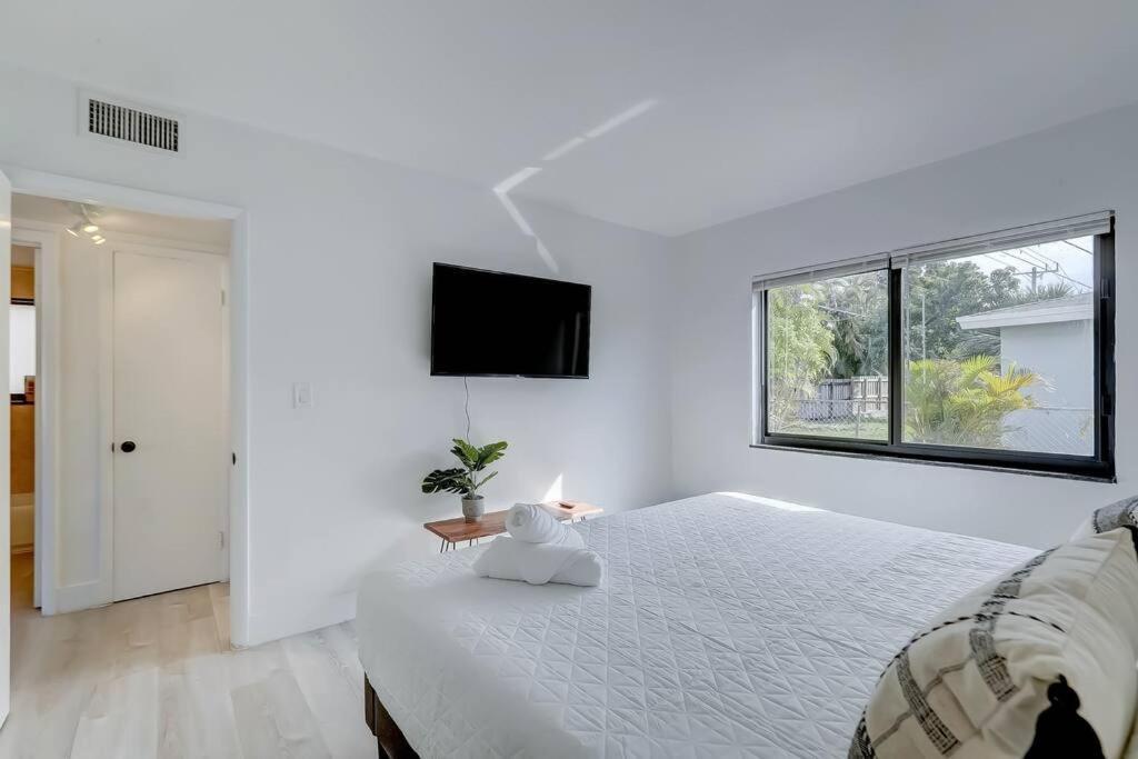 Chic Retreat: 2Br Apartment! Fort Lauderdale Dış mekan fotoğraf