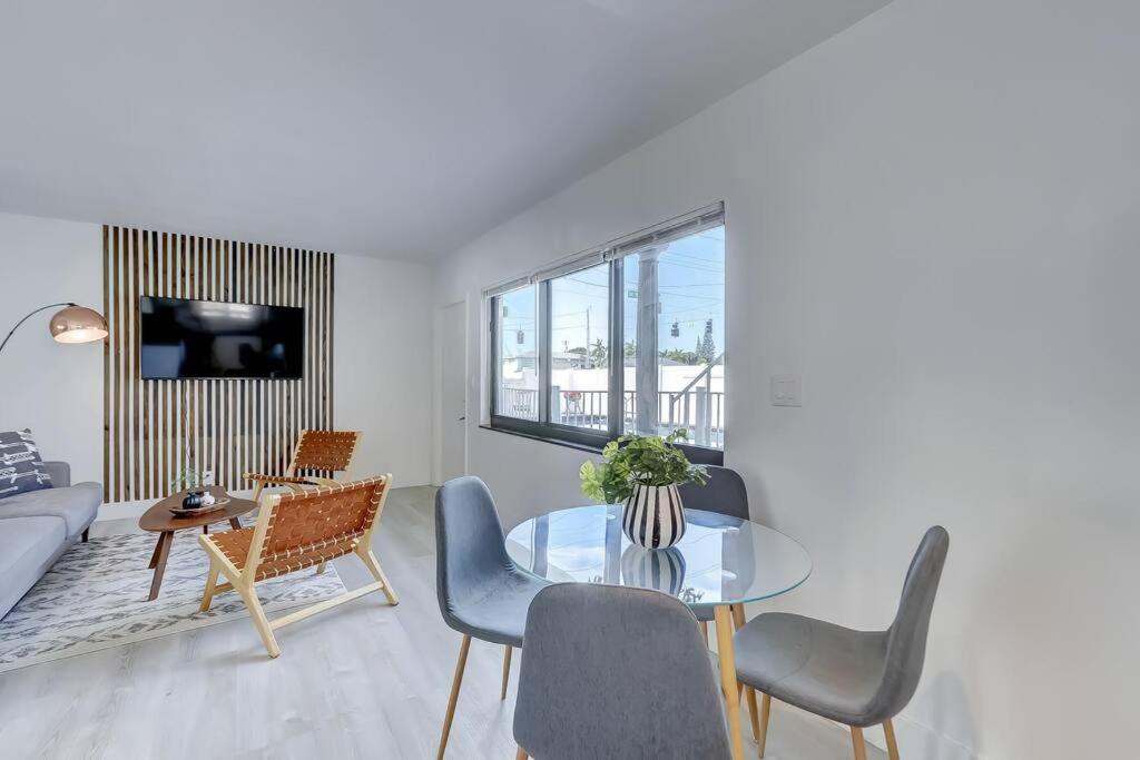 Chic Retreat: 2Br Apartment! Fort Lauderdale Dış mekan fotoğraf