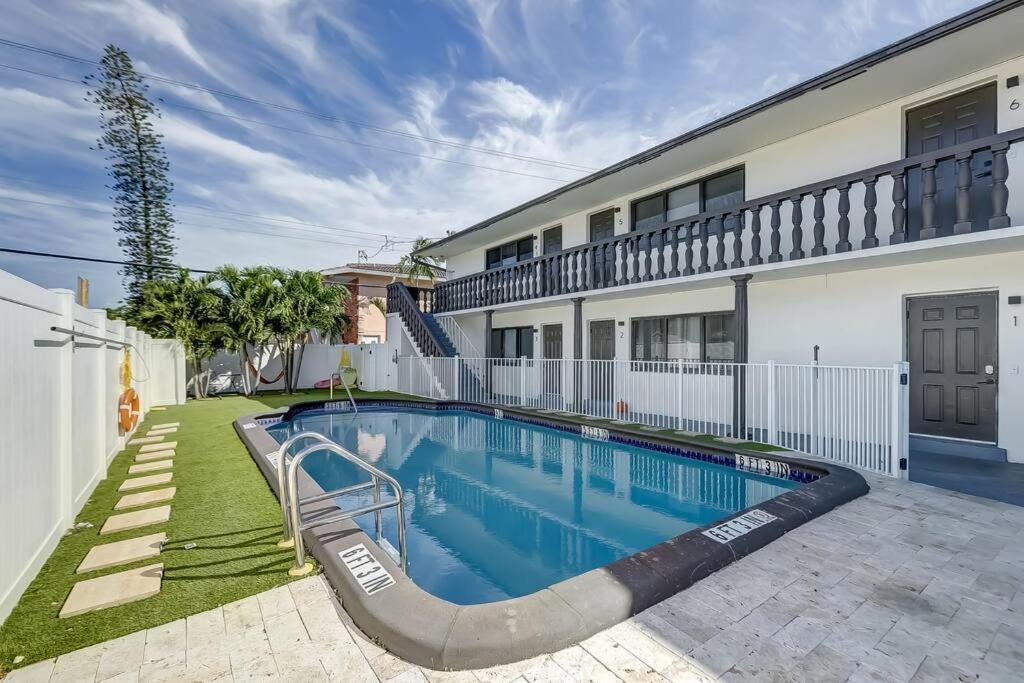 Chic Retreat: 2Br Apartment! Fort Lauderdale Dış mekan fotoğraf
